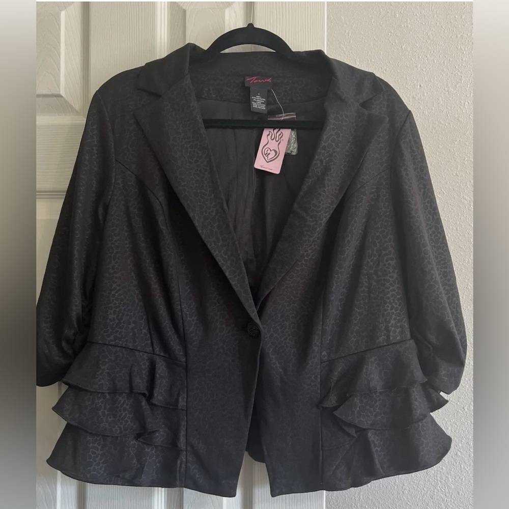 Womens Torrid black leopard ruffle jacket - NWT - 0x